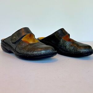 Finn Comfort German Clog / Mule / Slip on. Size 38 EU / 8 US.